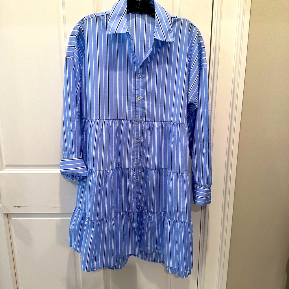 Beautiful NWOT Pomander Place Blue Stripped Dress